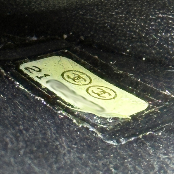 Chanel Colorblock Pagoda Flap Bag Leather Shoulder Bag in Good condition - Picture 8 of 10